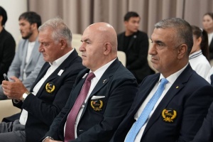 ЕРБОЛ МЫРЗАБОСЫНОВ ТАЕКВОНДОДАН ЖАЗҒЫ УНИВЕРСИАДА МЕН АЗИЯ ЧЕМПИОНАТЫНЫҢ ЖЕҢІМПАЗДАРЫН МАРАПАТТАДЫ